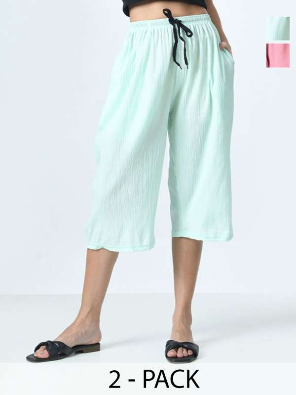 Loose fit capris shop