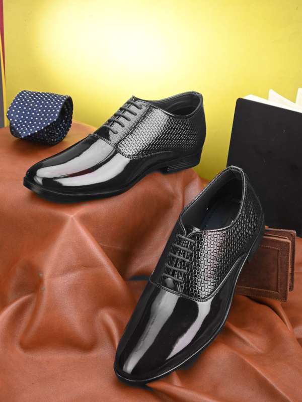 Formal Shoes Within Rs 1000 Buy Formal Shoes Within Rs 1000 online in India