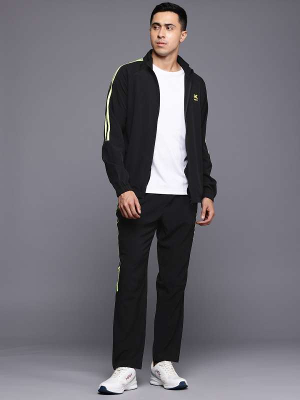 Men s Tracksuits Buy Tracksuits for Men Online in India