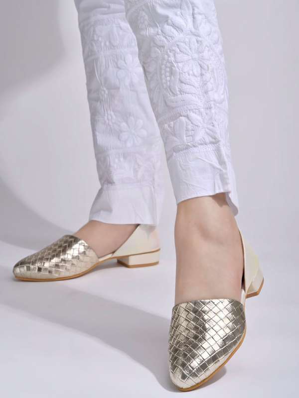 Myntra women flats clearance