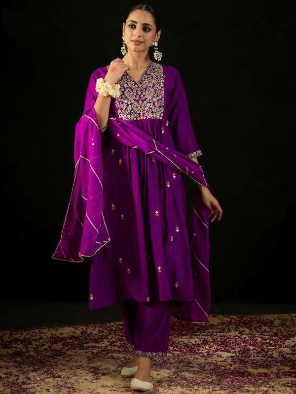 Aari Apparel Buy Aari Apparel online in India