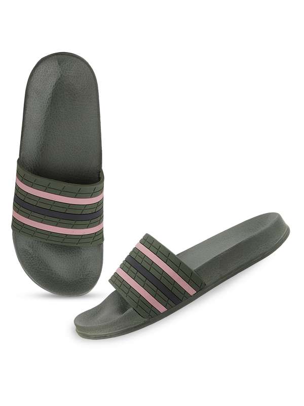 Kids sliders size 2 top