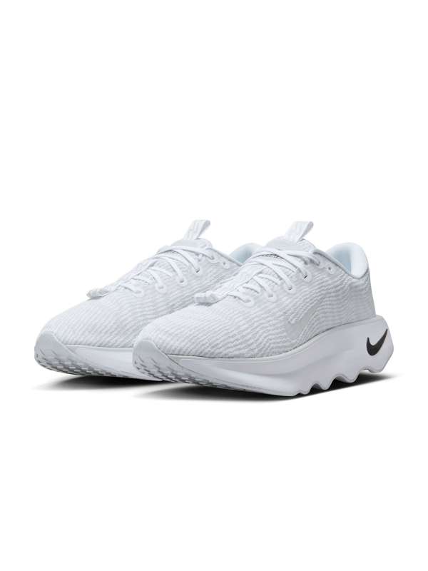 Nike Tracker Sports Shoes Buy Nike Tracker Sports Shoes online in India