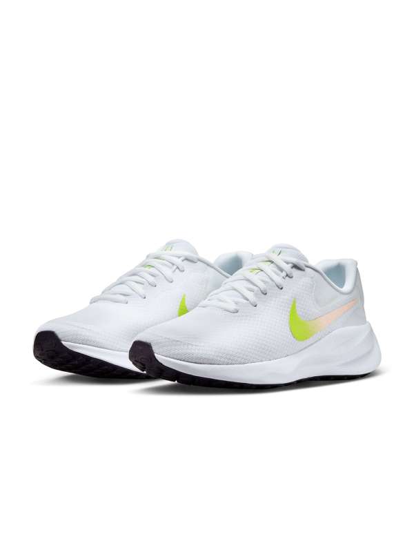 Nike Shoes Under 7000 Buy Nike Shoes Under 7000 online in India