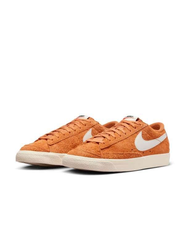 Suede nike shoes deals