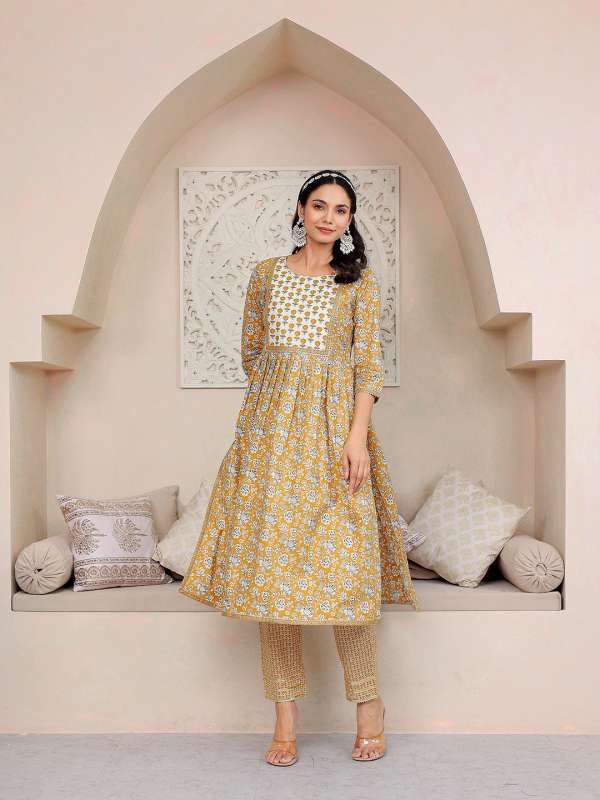 Ethnic wear in reliance trends on sale