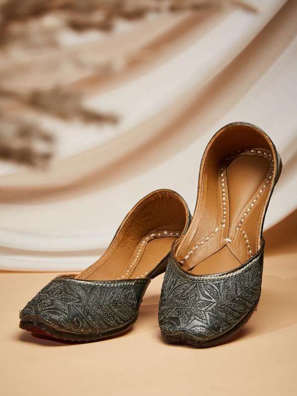 Fabindia Footwear Buy Fabindia Footwear online in India