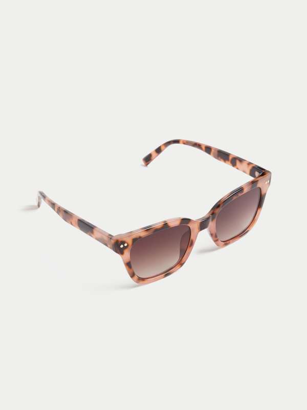 Benetton kids sunglasses store