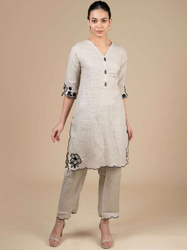 Women's ethnic wear online on myntra discount