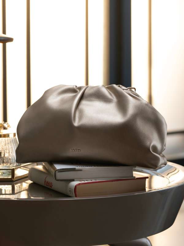 Woolen bags online 2025