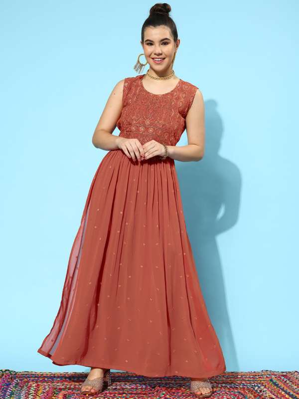 Buy Sangria Round Neck Sleeveless Embroidered Straight Kurta Sets Kurta Sets for Women 30203867 Myntra
