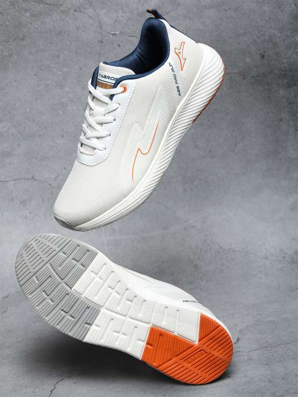 Men's sports shoes online india deals