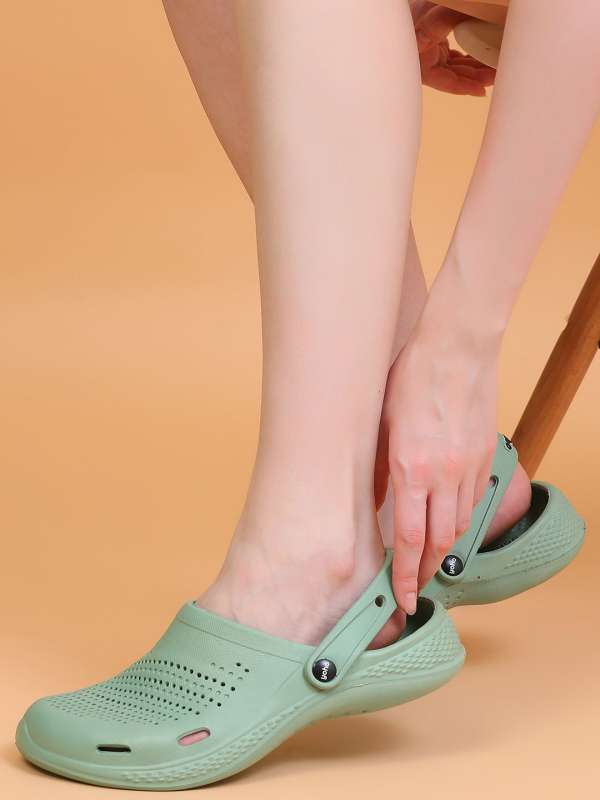 Myntra women slippers sales