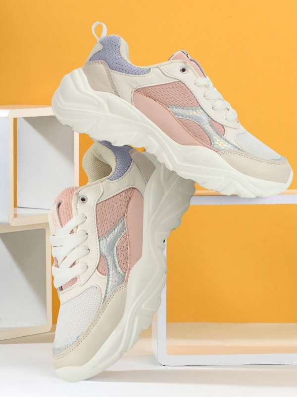 Female sneakers shop