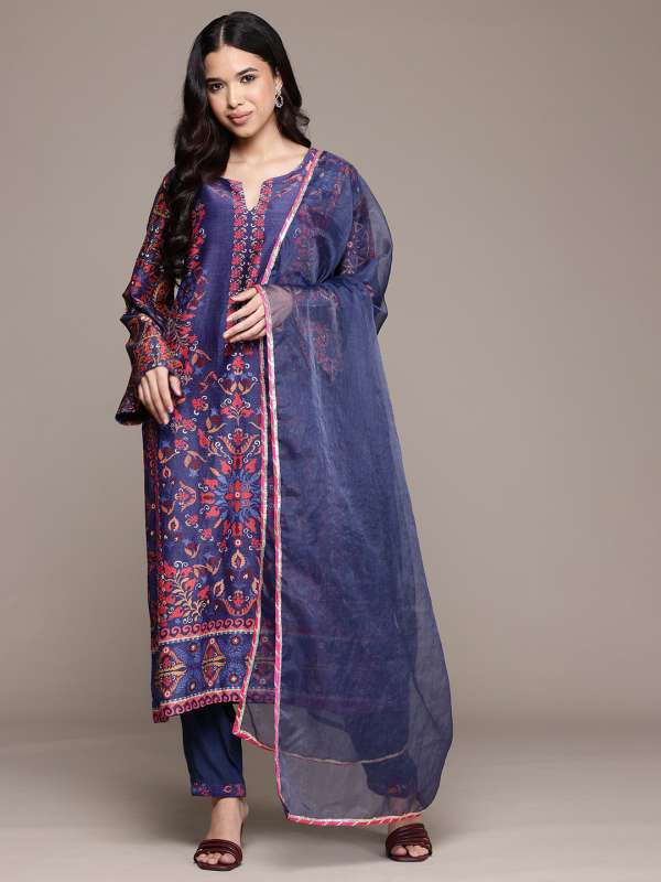 Ritu wears online top