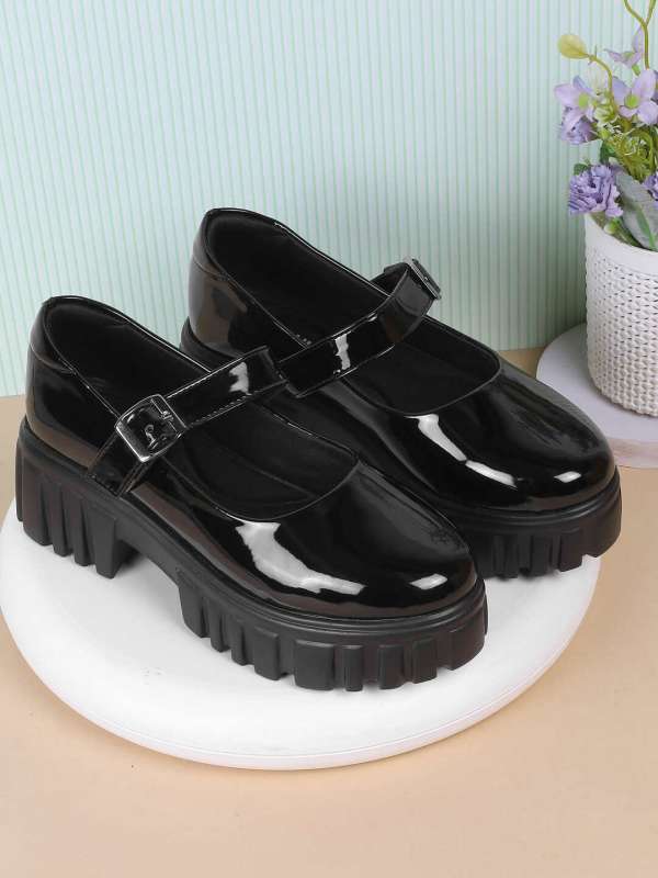Moochi sock sneaker top