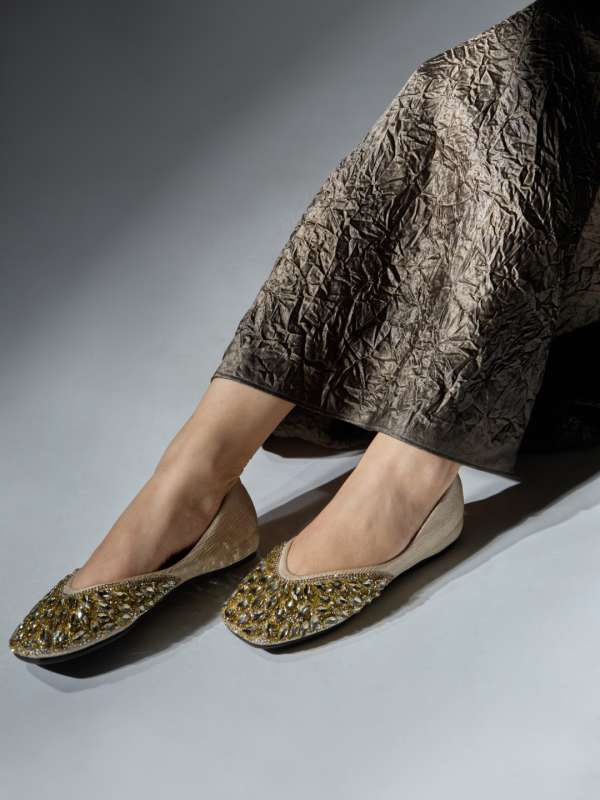 Golden Belly Shoes 5128103.htm Buy Golden Belly Shoes 5128103.htm online in India