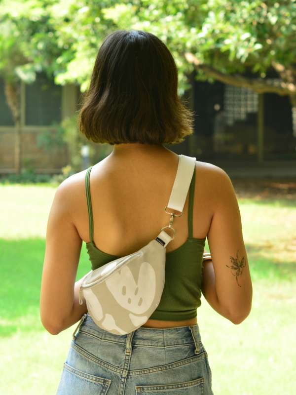 Waist bag passport top