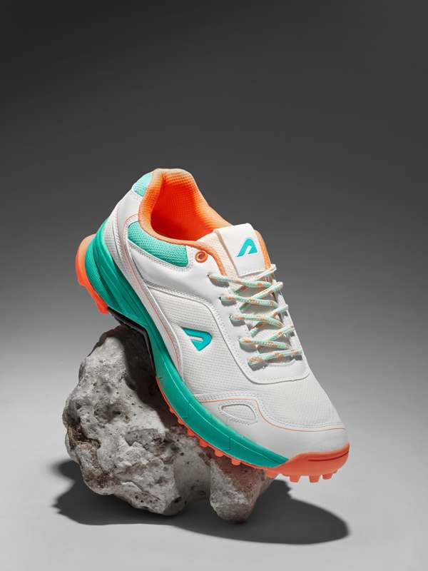 Buy Best Cricket Shoes Online At Best Prices on Myntra