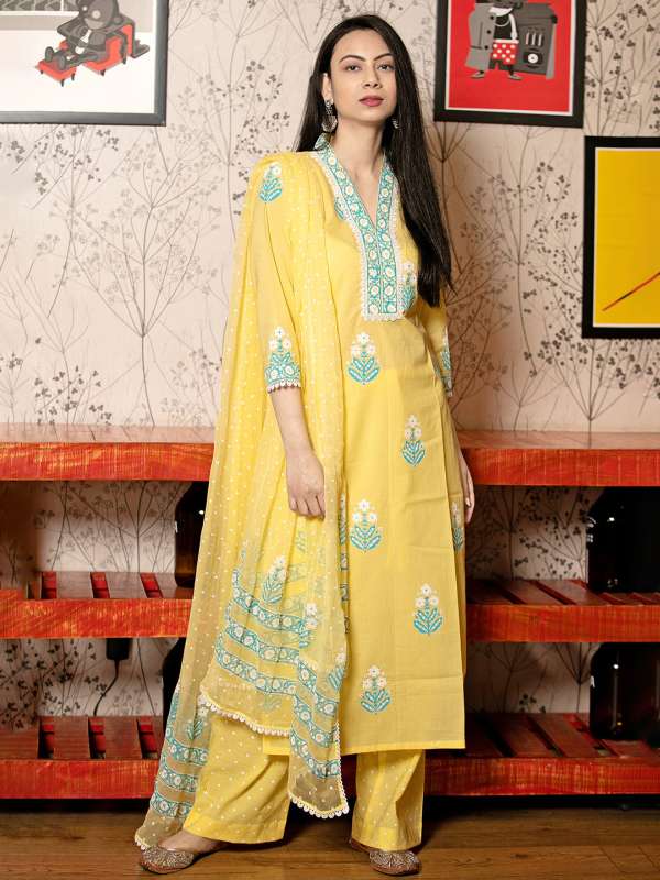 Buy Latest Collection of Women Ethnic Wear Online at Myntra