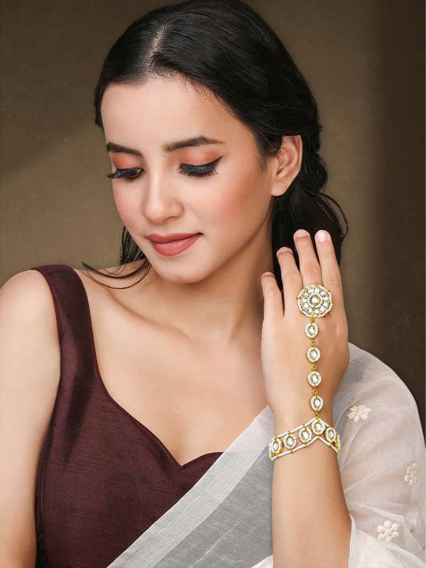 Gold kundan bracelet hotsell