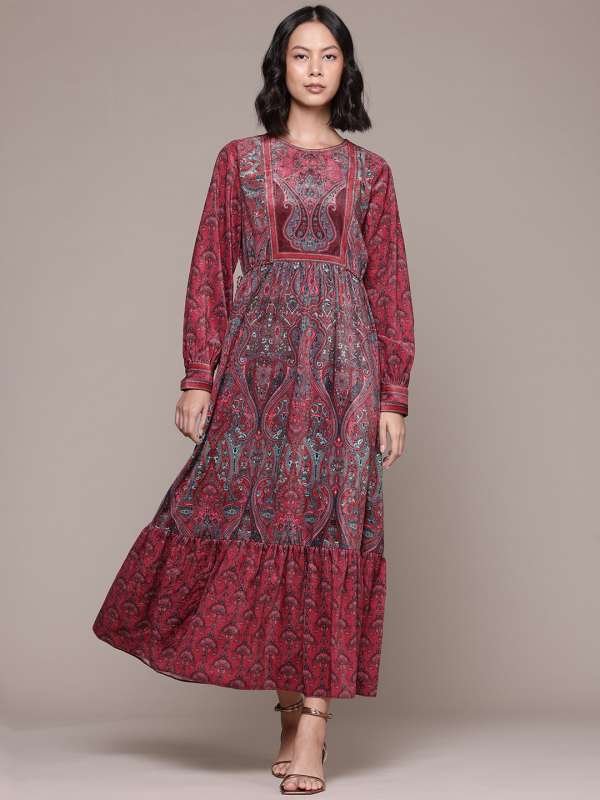 Ritu wears online top