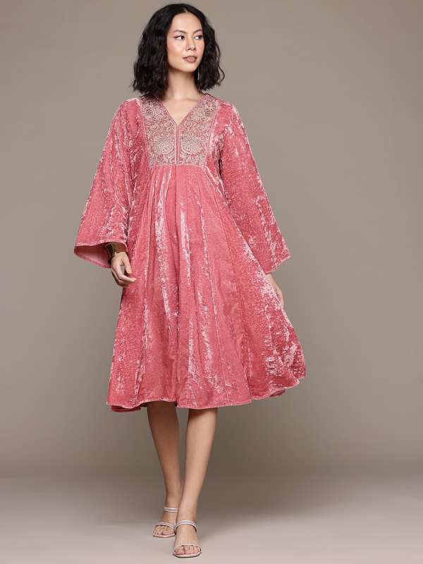 Ritu wears online top