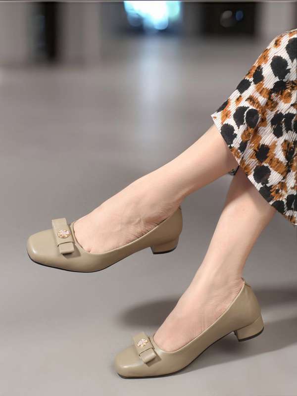 Buy women footwear online store
