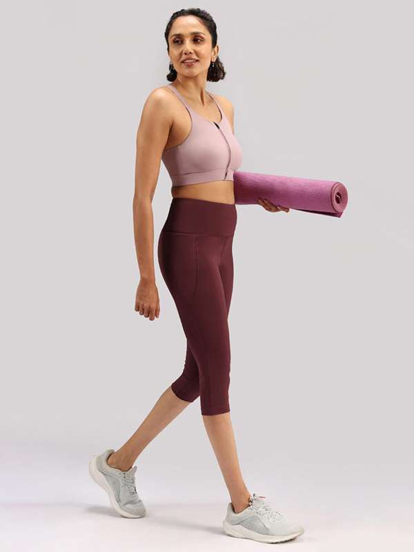 Relaxed fit yoga capris top