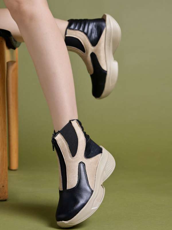 Women In Black Shoe Buy Women In Black Shoe online in India
