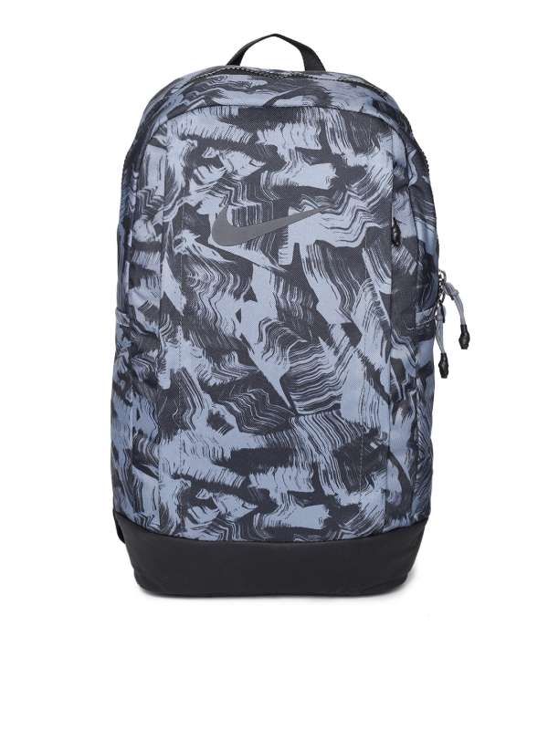 nike backpacks myntra