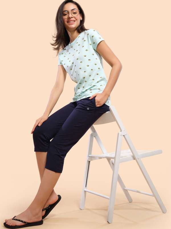 Straight leg capris online