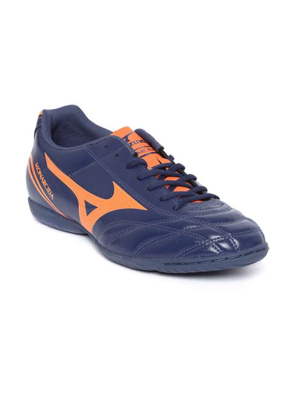 mizuno shoes myntra