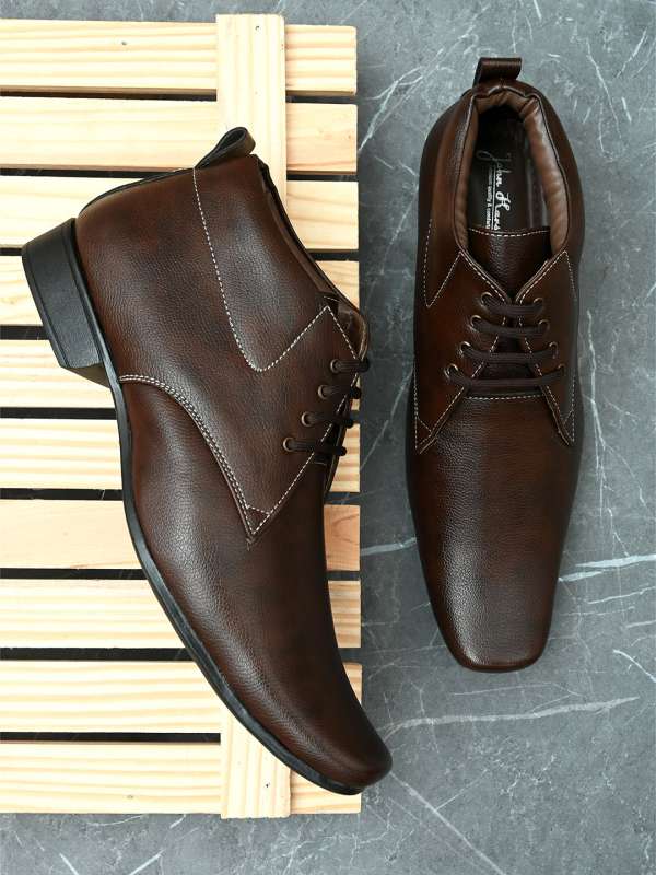 Boots for Men Grab Trendy Men Boots Online in India Myntra