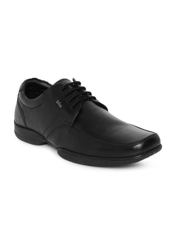 myntra lee cooper shoes