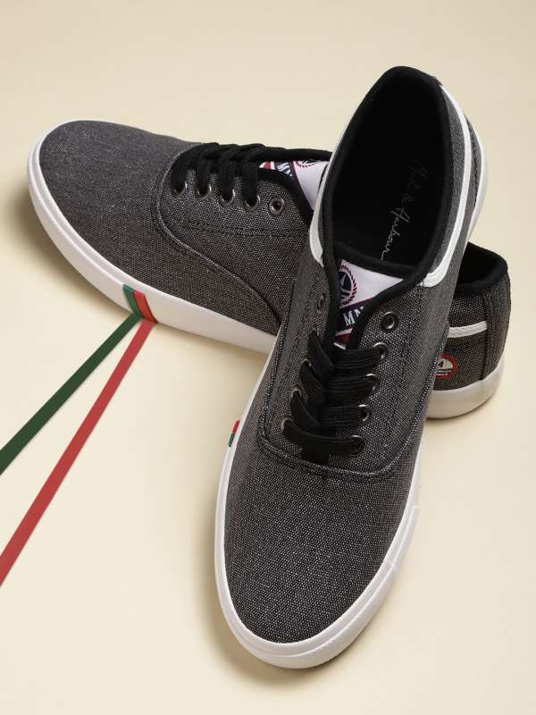 mast and harbour slip on sneakers