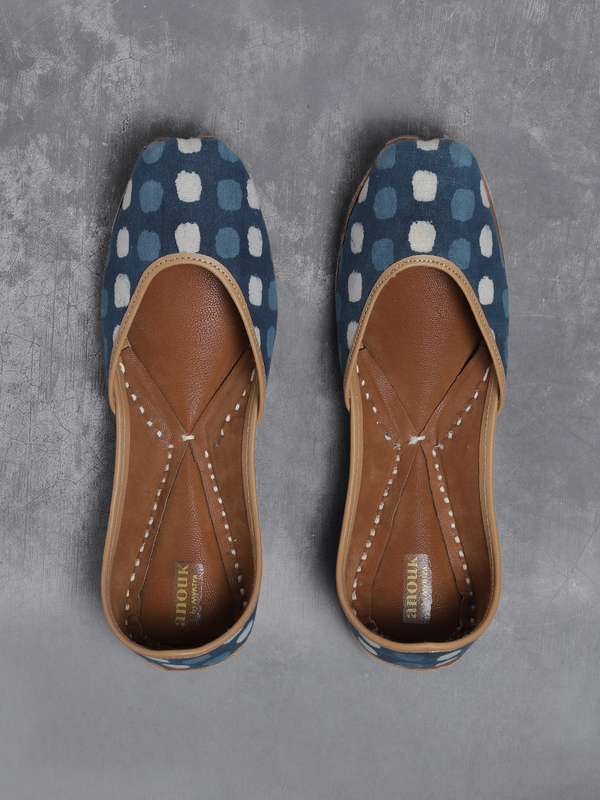 myntra kolhapuri chappals