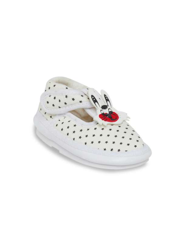 White Shoes Under 300 Buy White Shoes Under 300 online in India