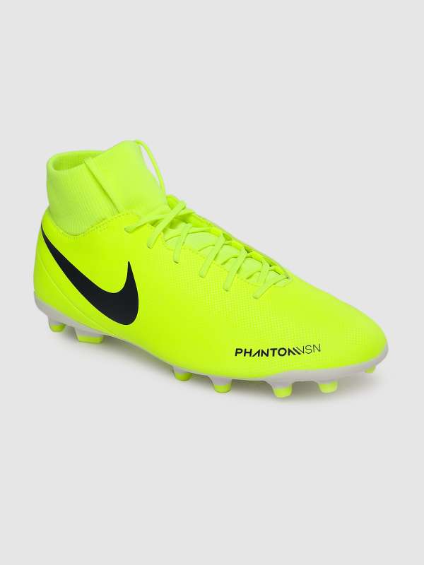 Nike football shoes myntra