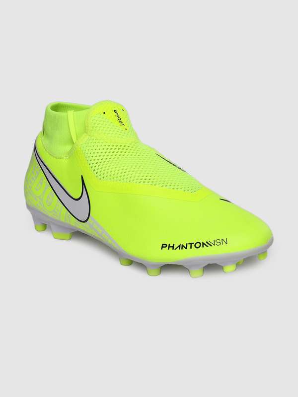nike football shoes myntra