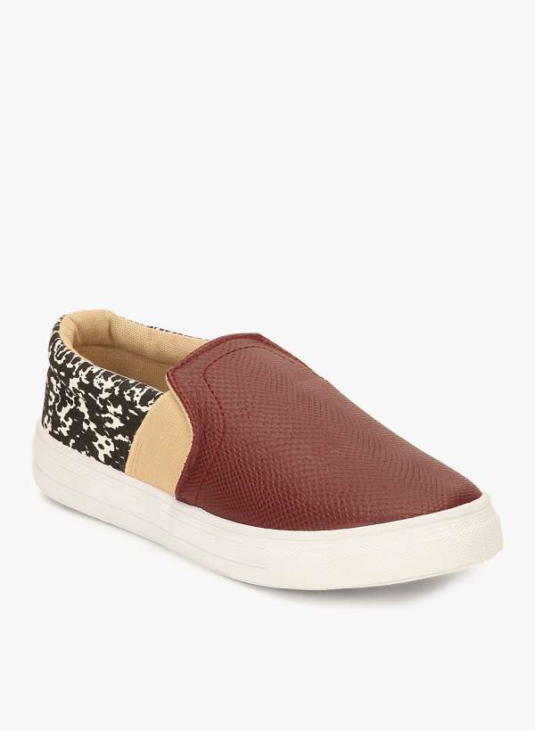 qupid slip on shoes