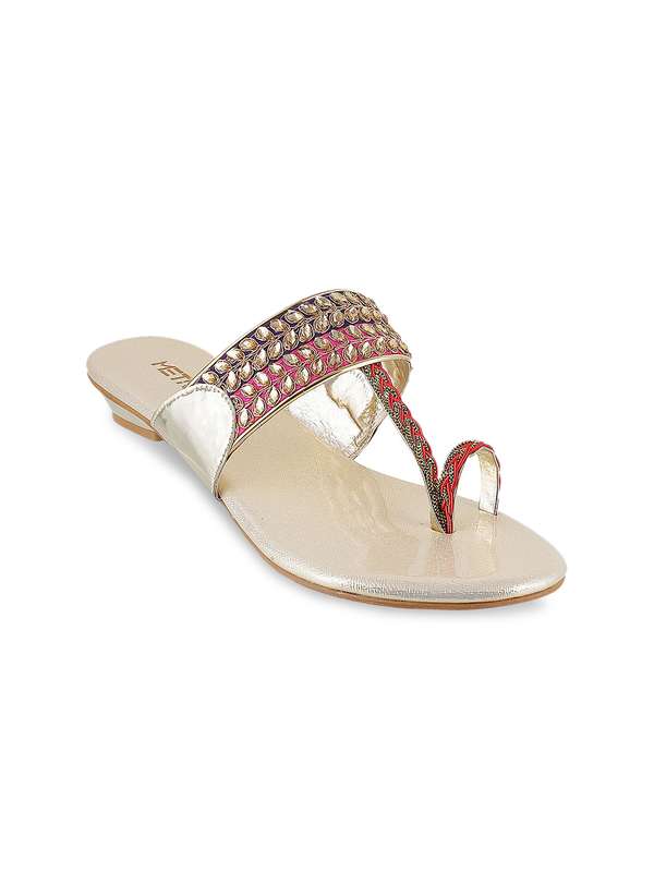 metro chappals online