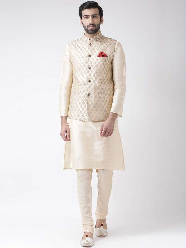 Xb2zbwtlz2fnm Small kids, young men and elderly men prefer to wear it on different dressing up any occasion wear is easy with nehru jacket. https www myntra com men kurta pyjama
