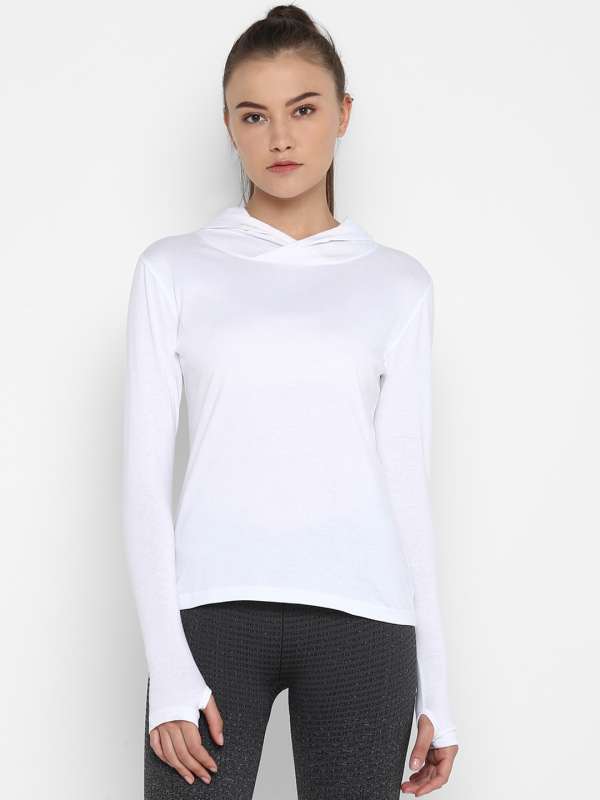 White cap t best sale shirt