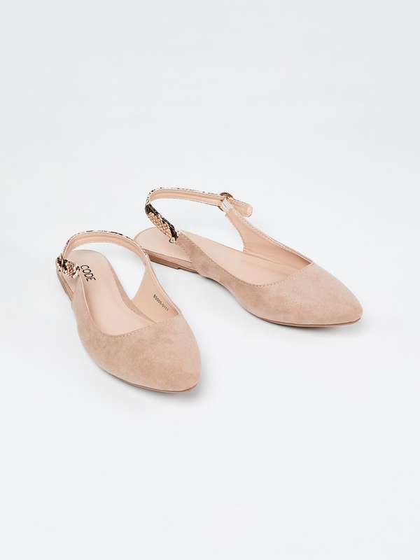 Code by lifestyle footwear Outlet