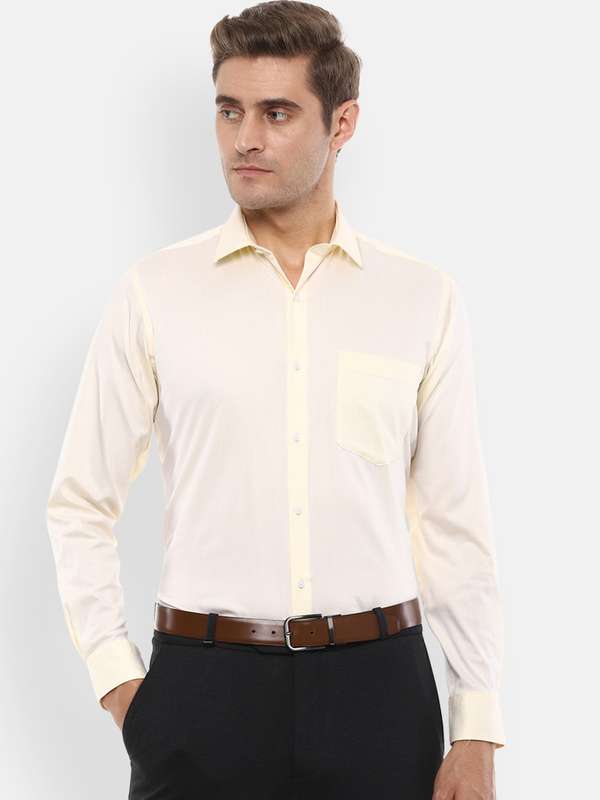 white shorts plus size