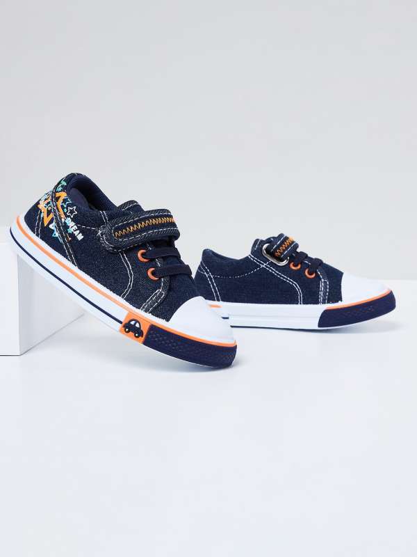 myntra kids footwear