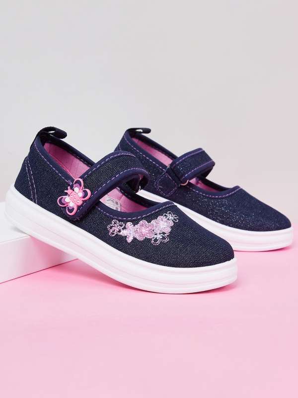 shoes for girls in myntra