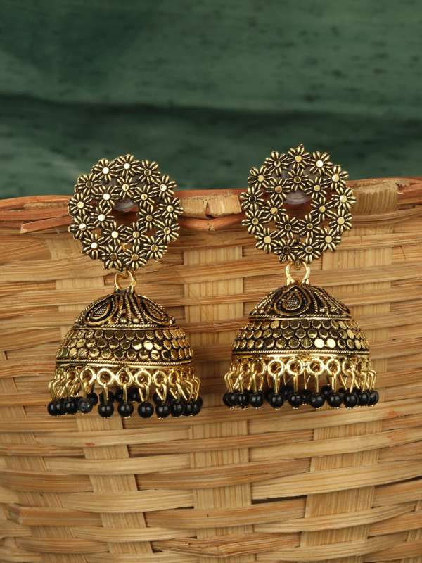BuySend Black Earrings For Casual Wear Online FNP