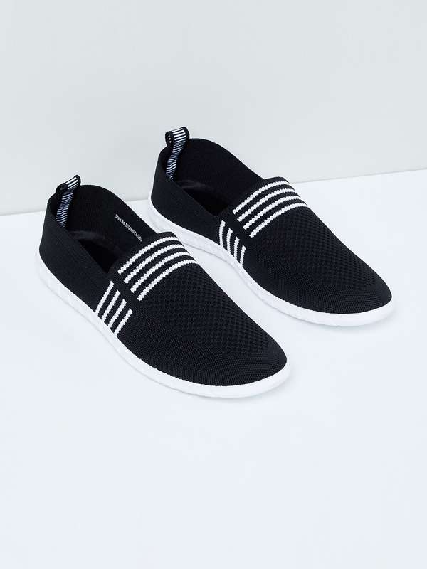 myntra slip on shoes